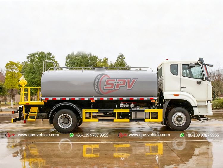 SINOTRUK NX Dust Control Water Truck - Right Side